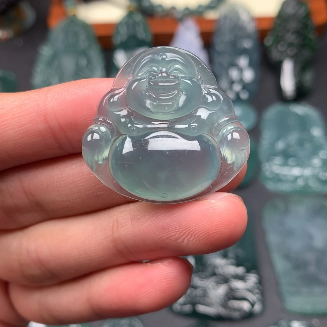 翡翠未镶嵌颈饰佛公