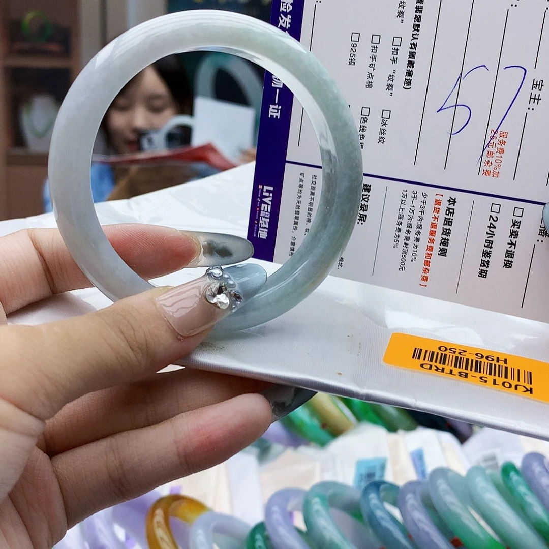 翡翠手镯未镶嵌d