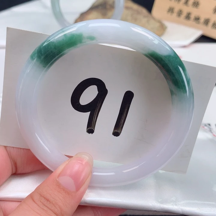 翡翠手镯（圆镯）未镶嵌圆条58.59