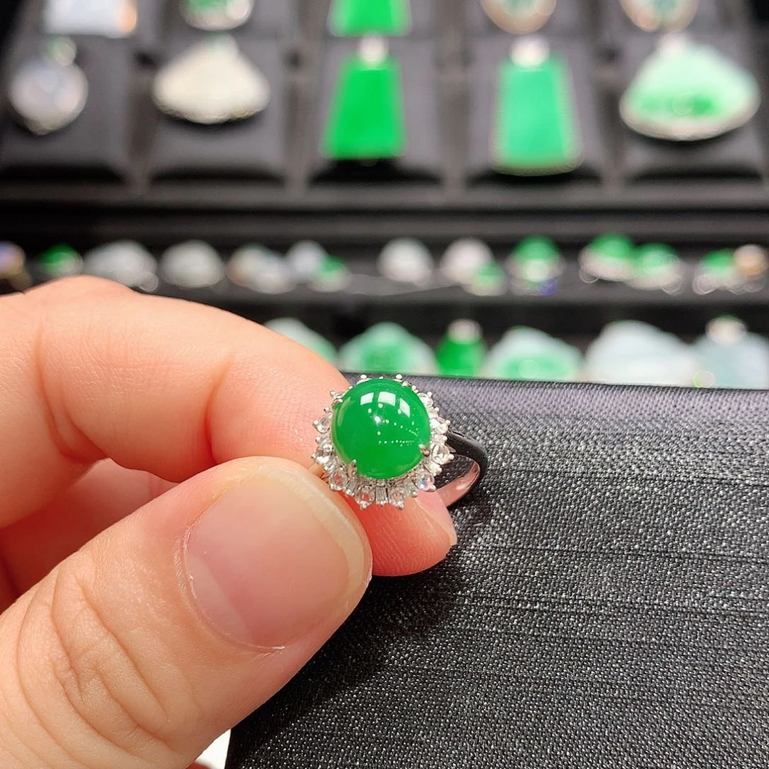 翡翠戒指18K金镶嵌戒指