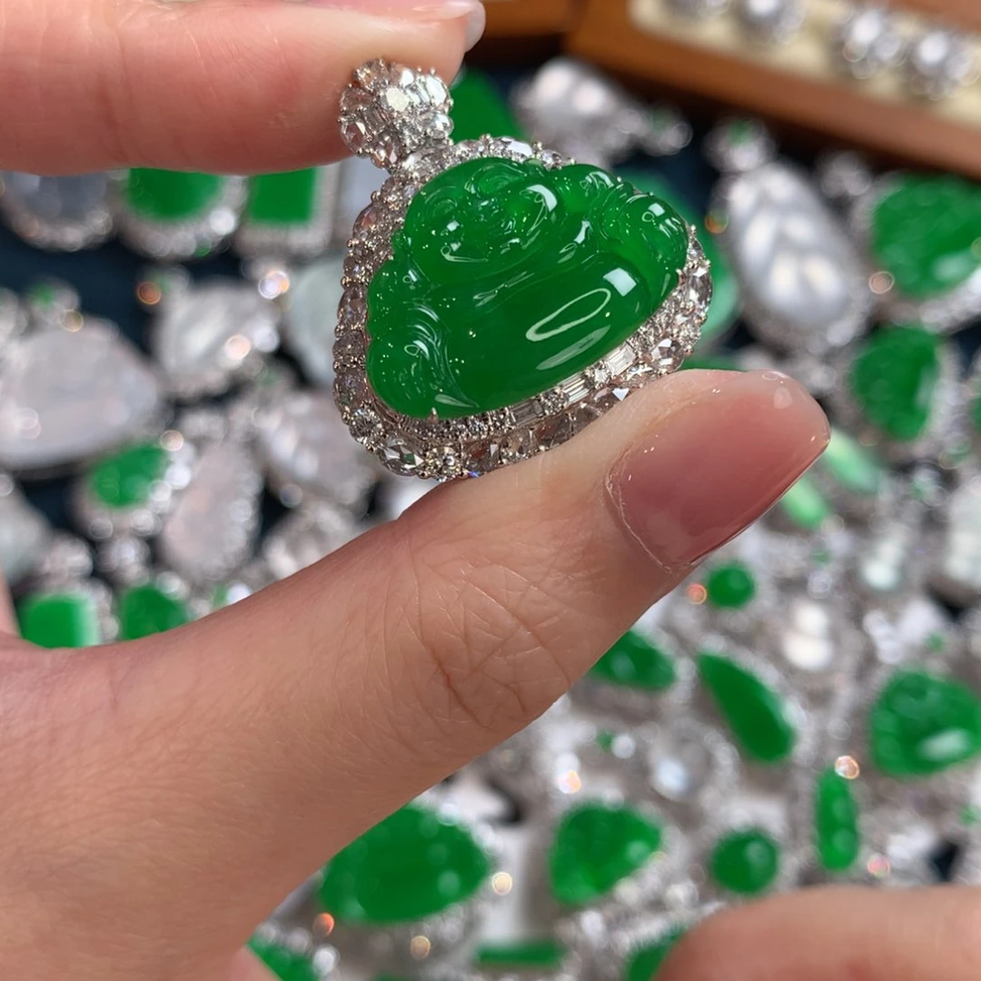 翡翠颈饰18K金镶嵌扑*音佛公