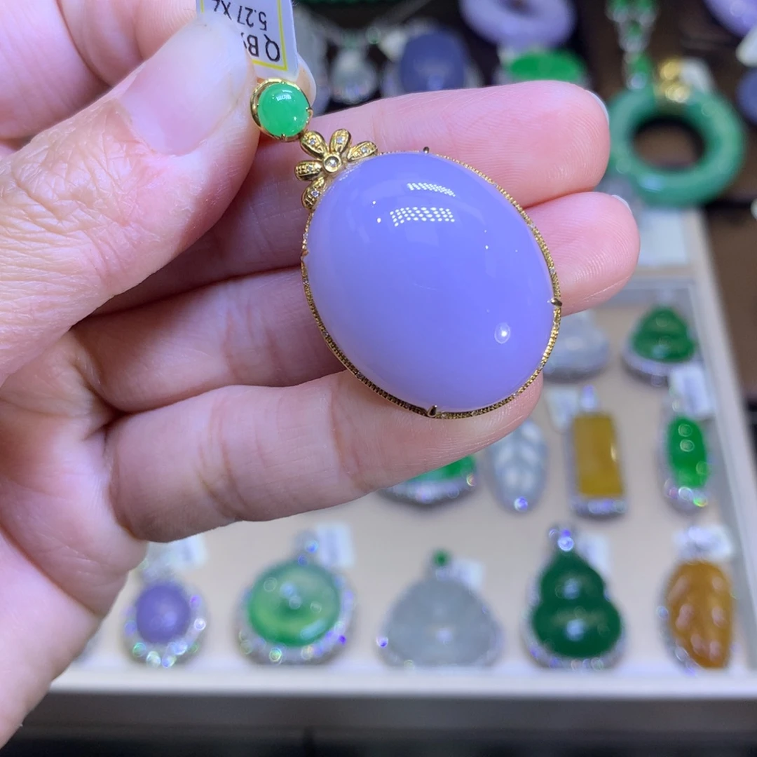 翡翠18K金镶嵌颈饰翡翠