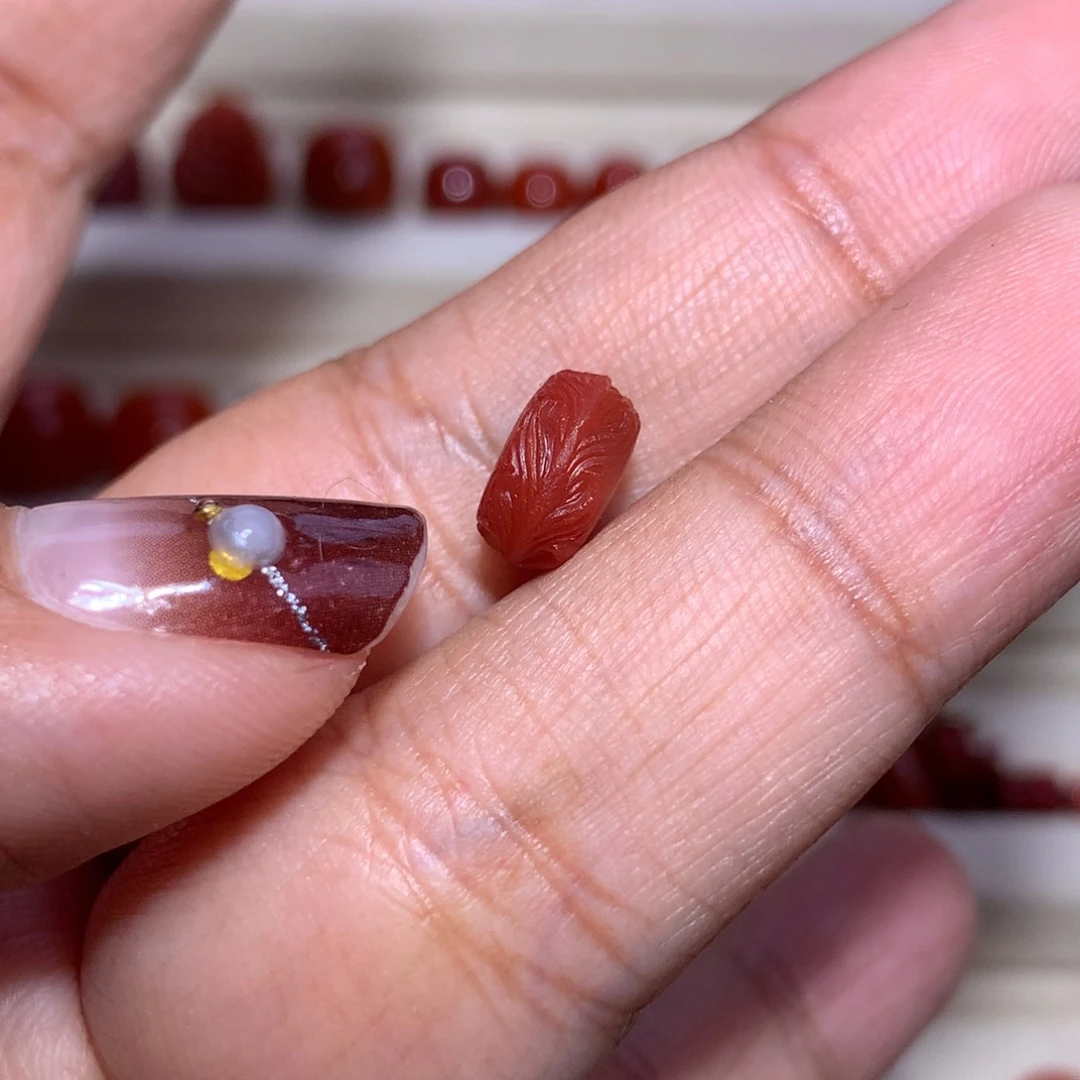 南红玛瑙未镶嵌羽毛扣9.3×5.2瓦西牛血