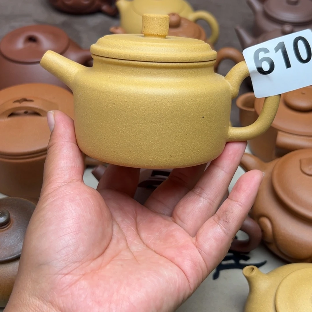 茶壶紫砂黄金段半手工210cc左右瑕疵