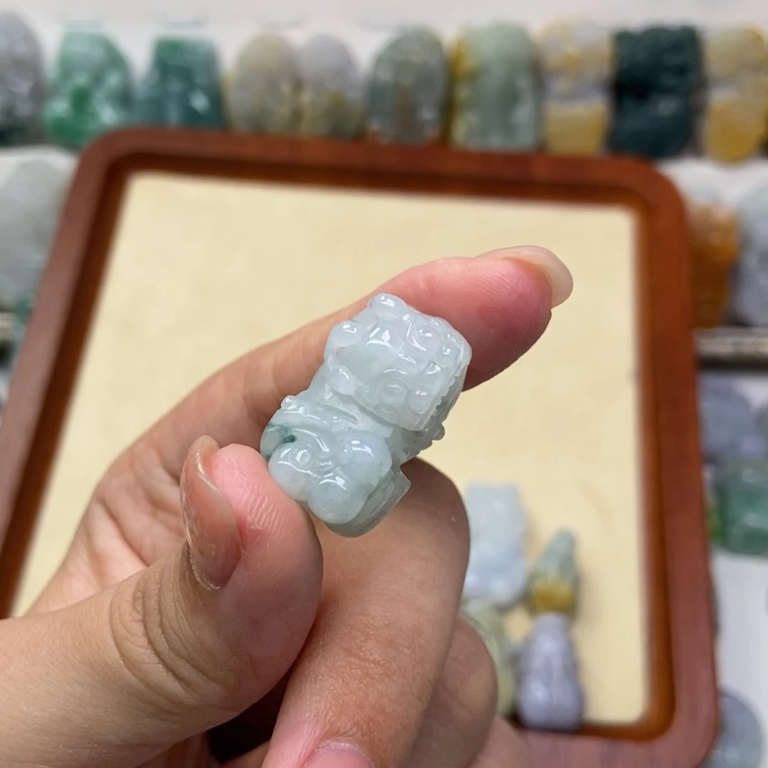 吊坠(赠链)未镶嵌翡翠