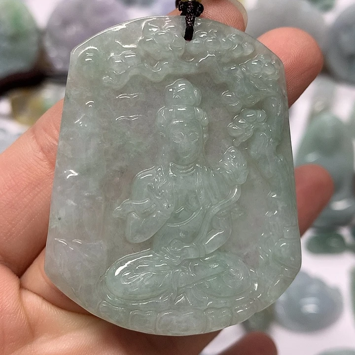 翡翠未镶嵌颈饰观音福利
