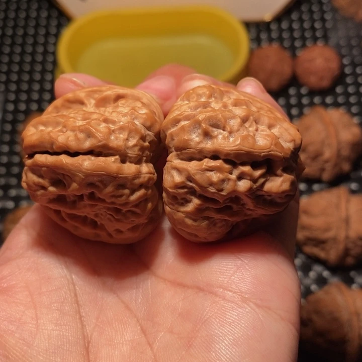 文玩核桃把件一线天开背八腿