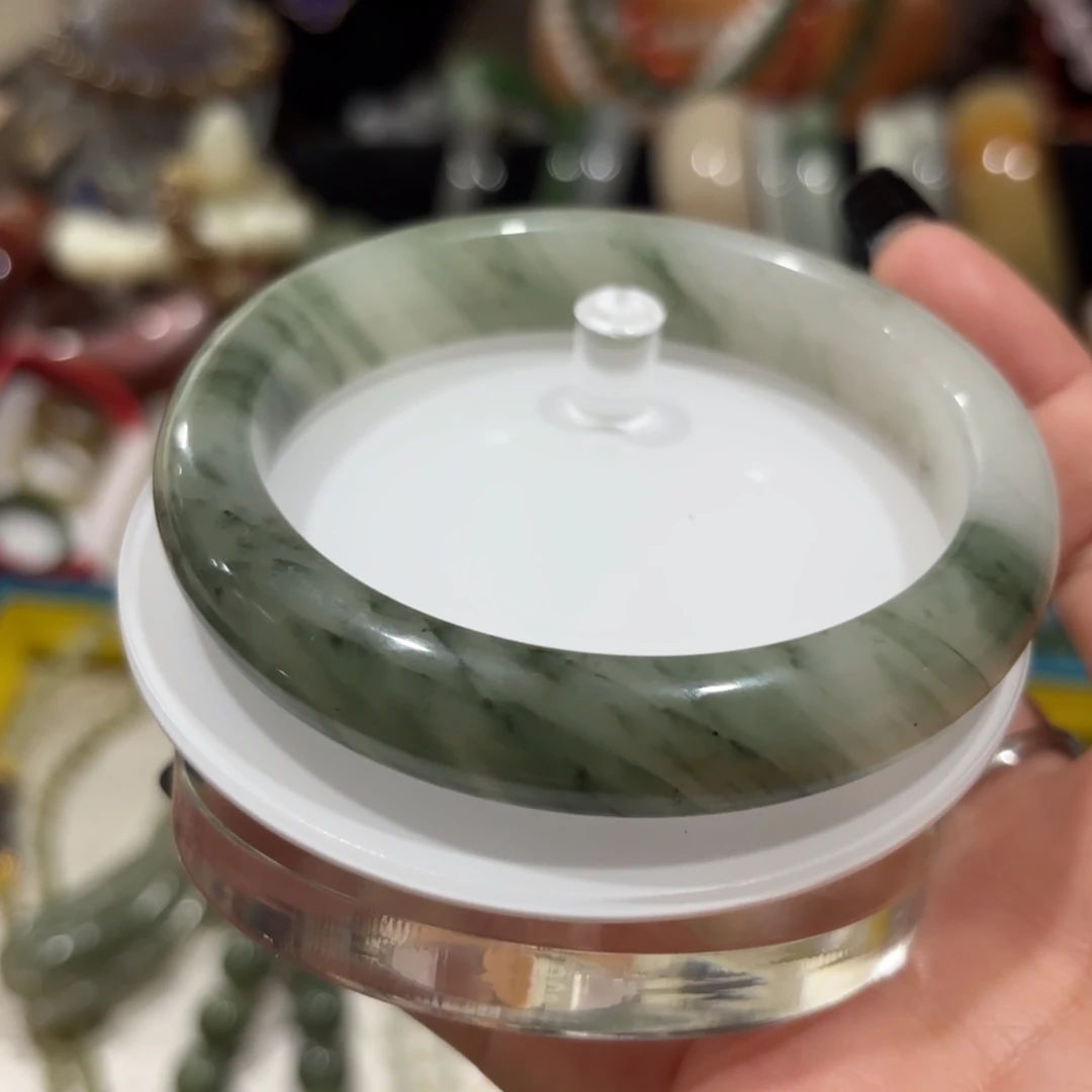 透闪石质玉未镶嵌颈饰60