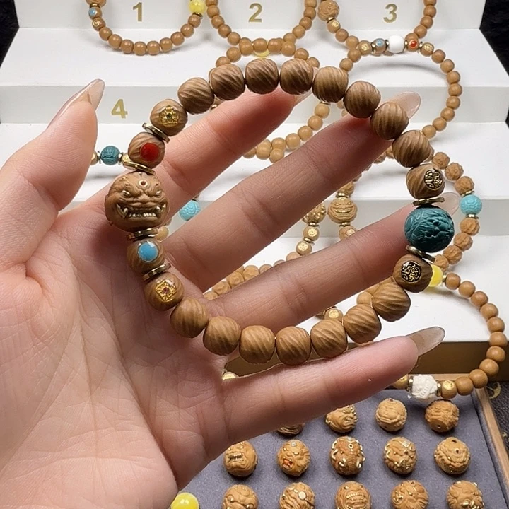 吊坠猴头核桃艺*.猴头核桃吊坠一套