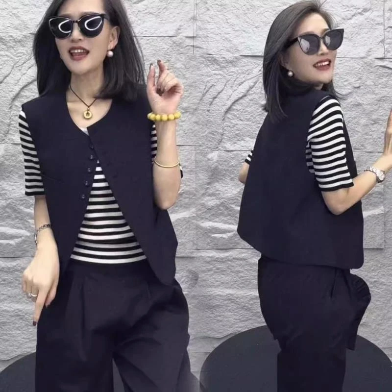 2025春秋季新款欧货时尚圆领单排扣西装马甲女设计感显瘦外套马夹