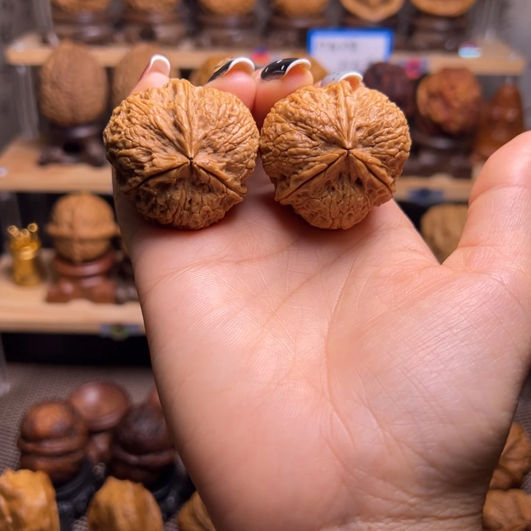 把件桃核虎王三棱H53、37……