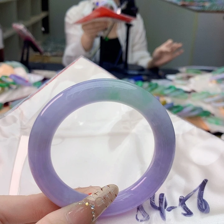 干***狗翡翠未镶嵌手镯翡翠手镯