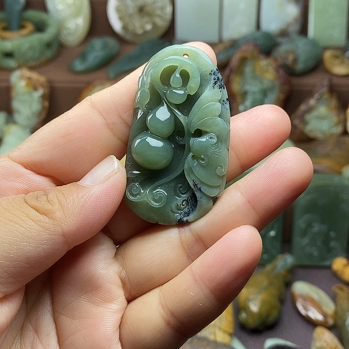 岫岩河磨玉（透闪石质玉）未镶嵌颈饰