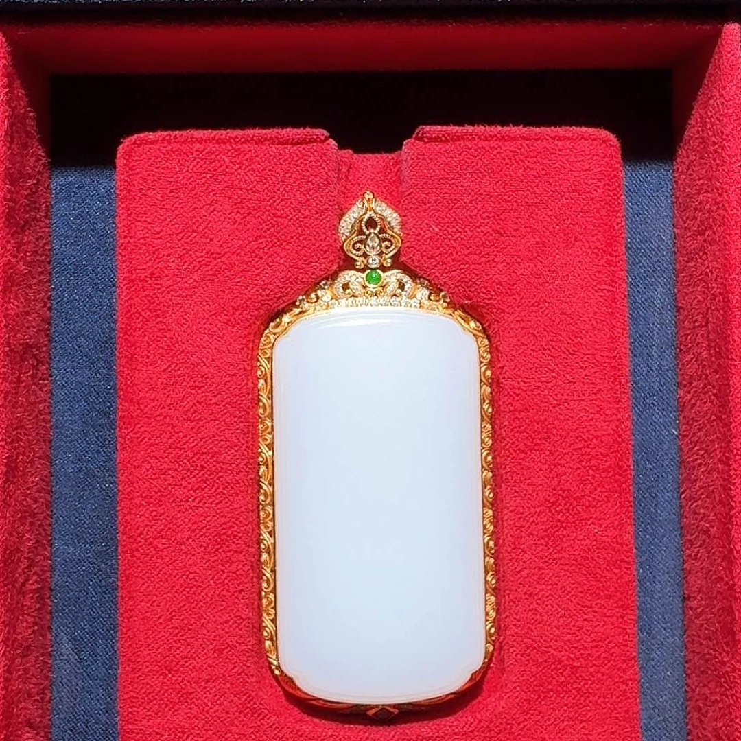 和田玉未镶嵌把件