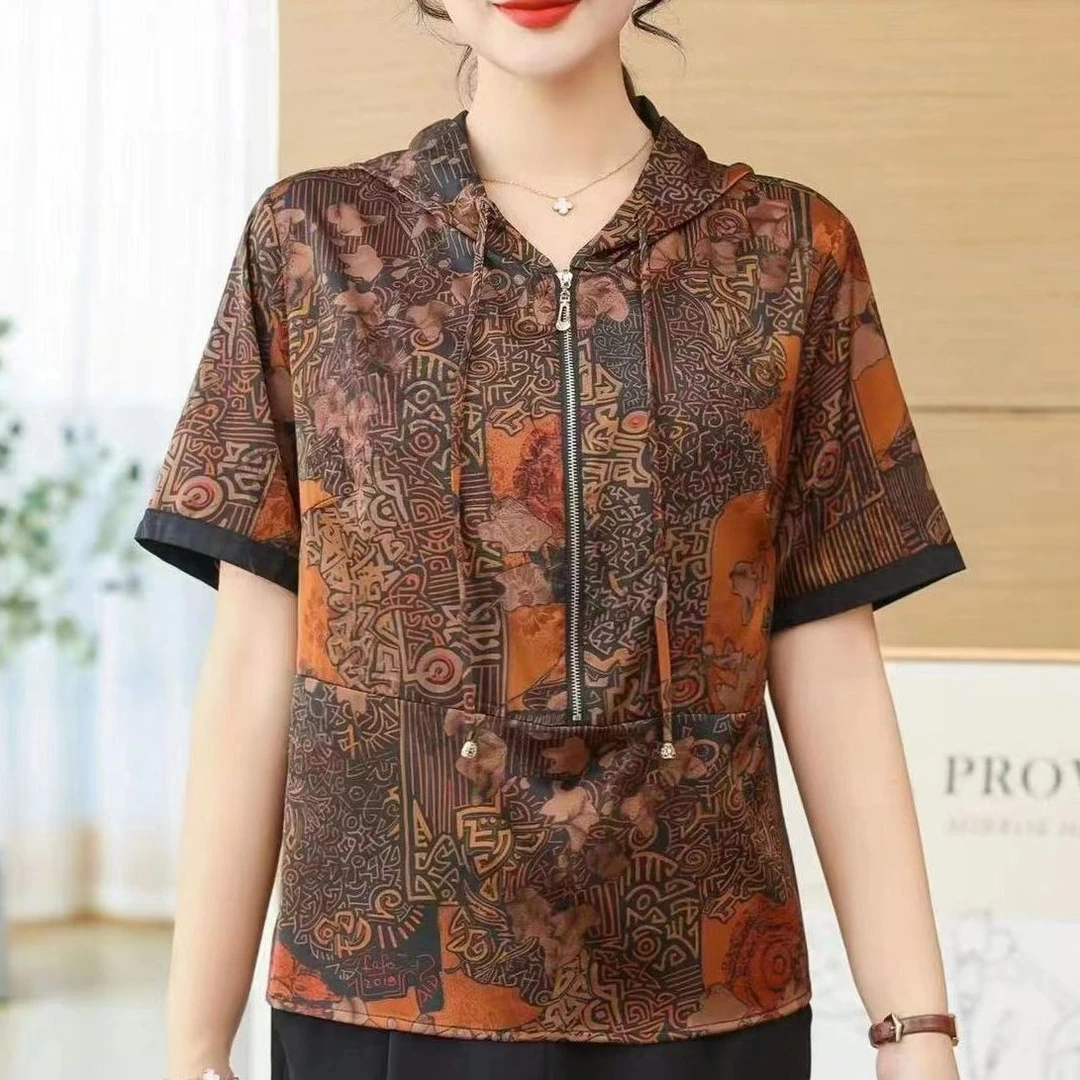 8-716-23新款时尚印花连帽小衫