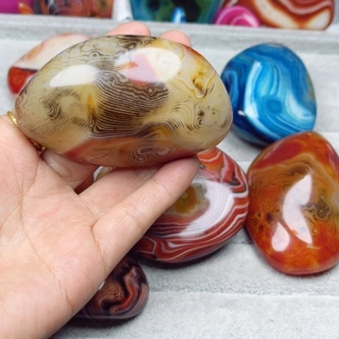 玛瑙/玉髓耳环未镶嵌自**风