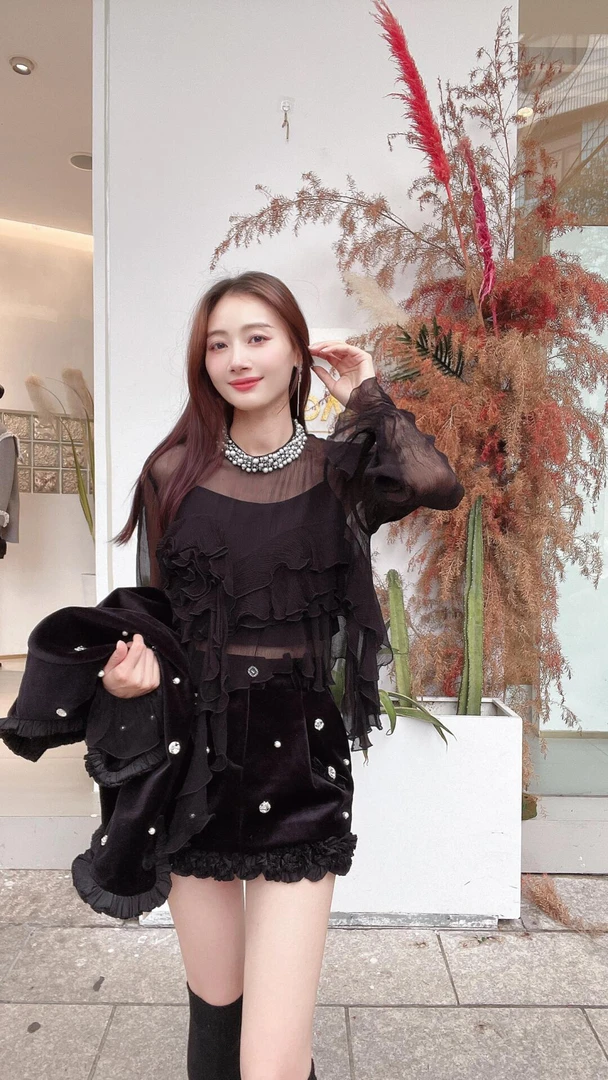 都市名媛高级感圆领钉珠黑色浪漫衬衫2025春新款两件套衬衣上衣女