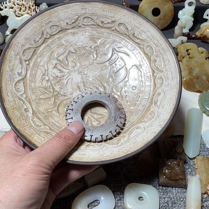 凡***庸瓷片刻花瓷盘11111111