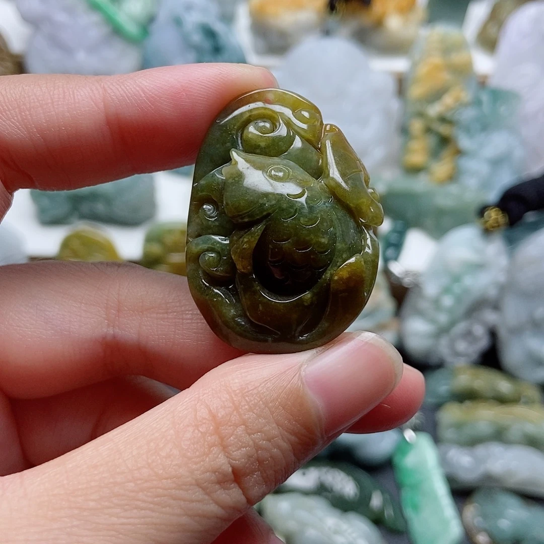 翡翠未镶嵌颈饰翡翠
