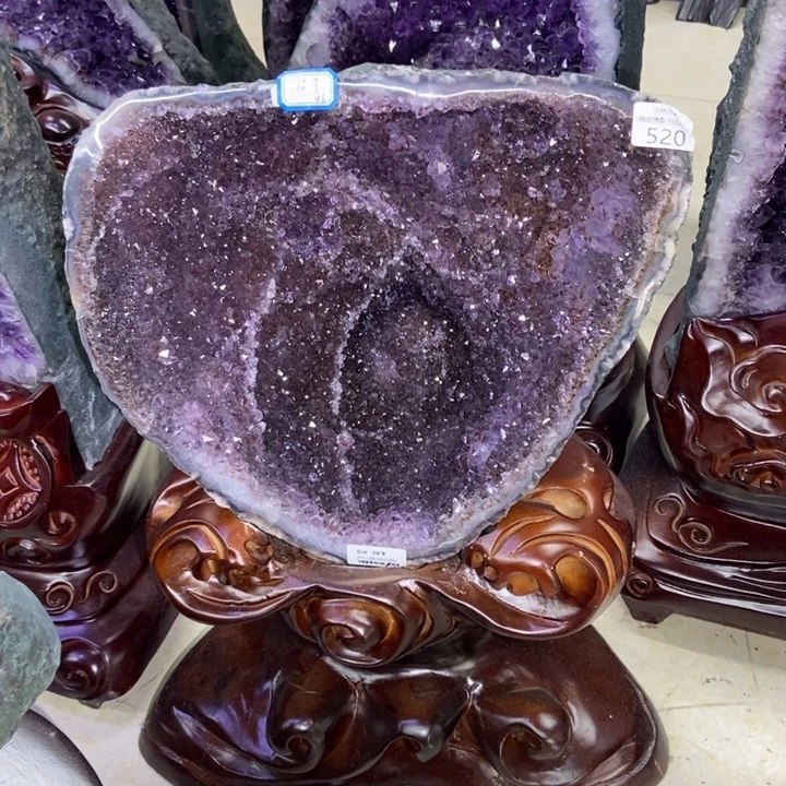 紫晶未镶嵌大型摆件（非配饰）小潘