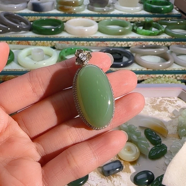 颈饰未镶嵌和田玉木****?