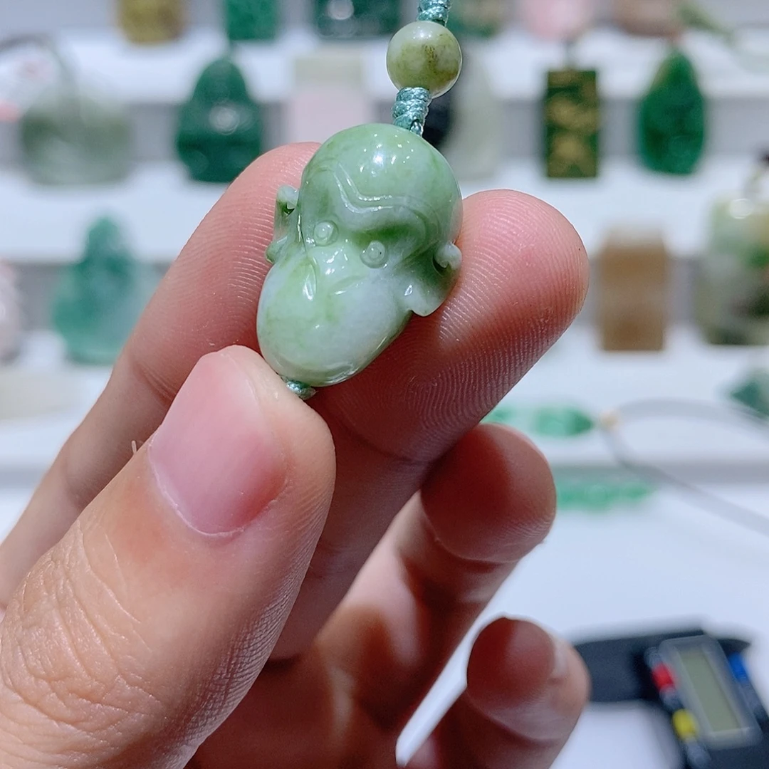 未镶嵌独山玉吊坠