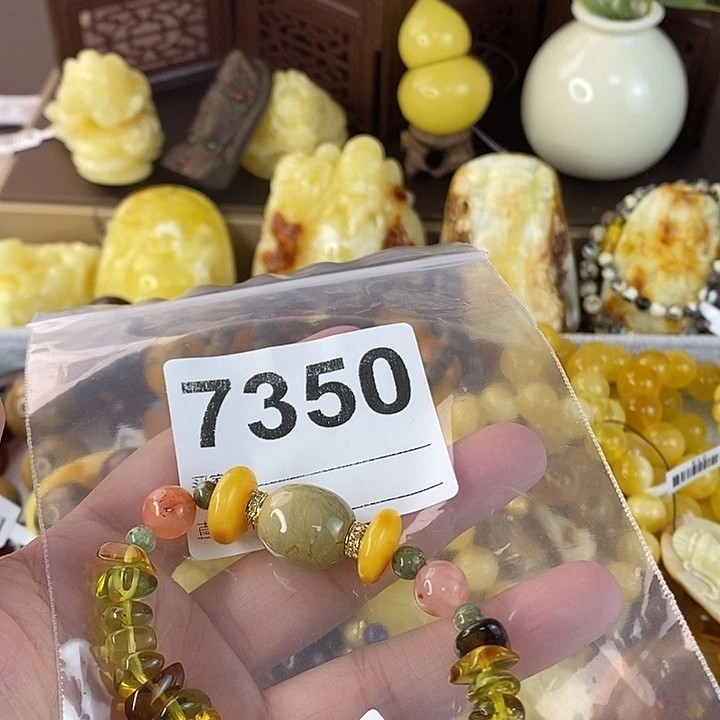 蜜蜡未镶嵌珠宝奇石