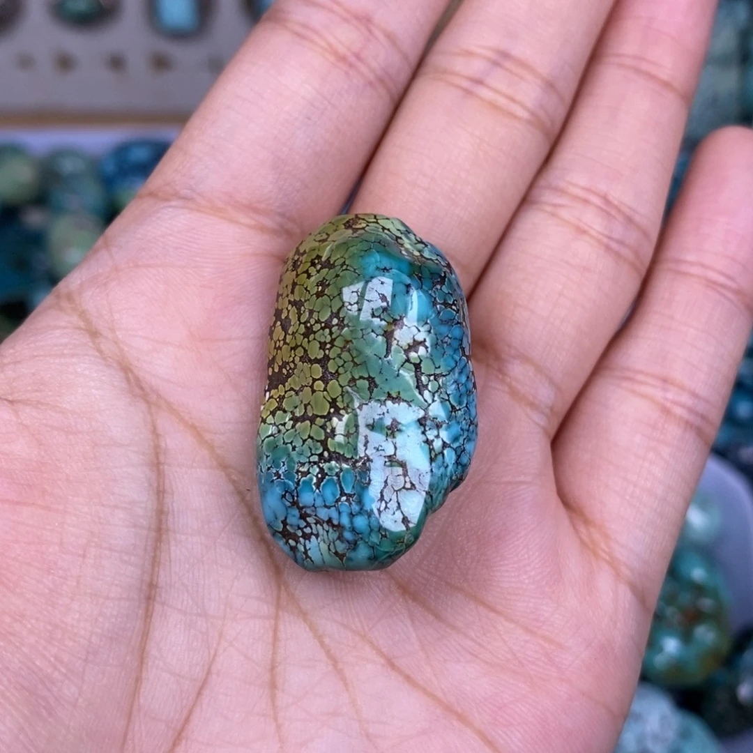 绿松石未镶嵌颈饰