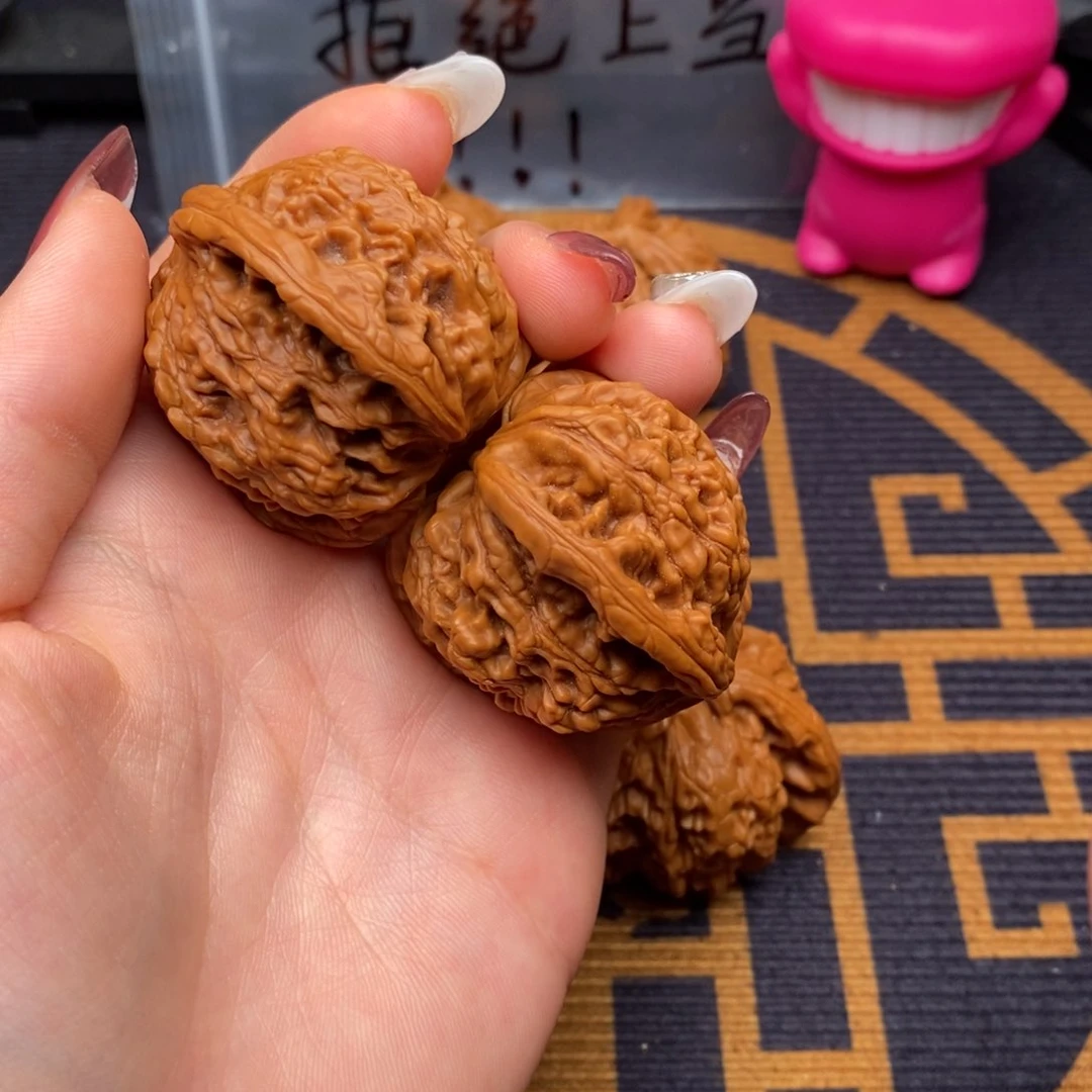 文玩核桃吊坠长****程虎头