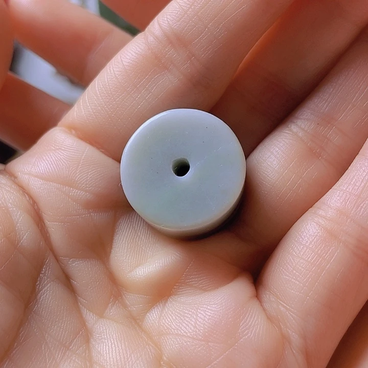 未镶嵌岫岩河磨玉（透闪石质玉）挂件✨****?