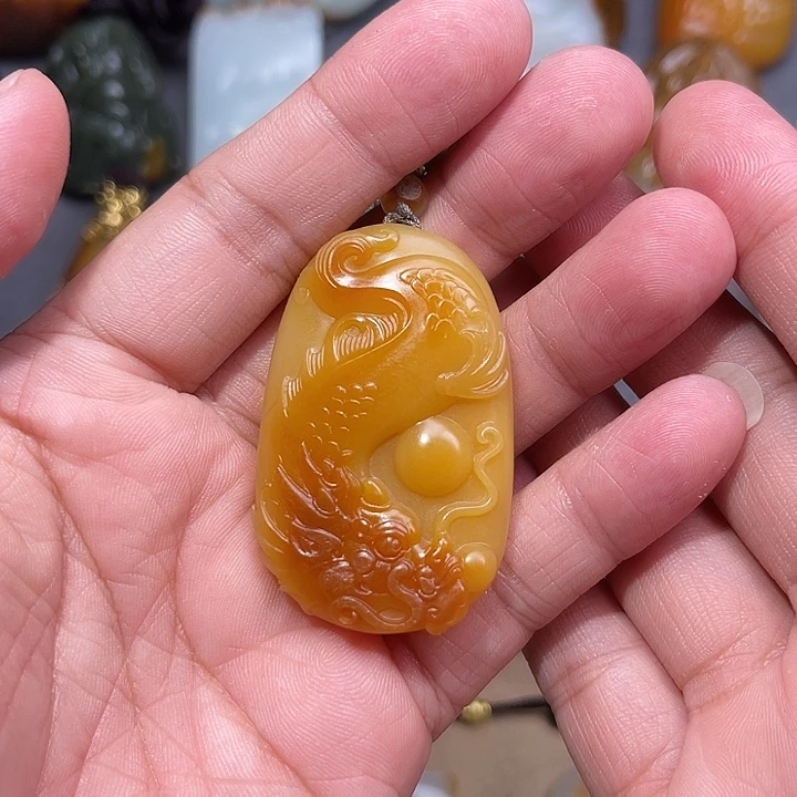 为***易颈饰未镶嵌和田玉
