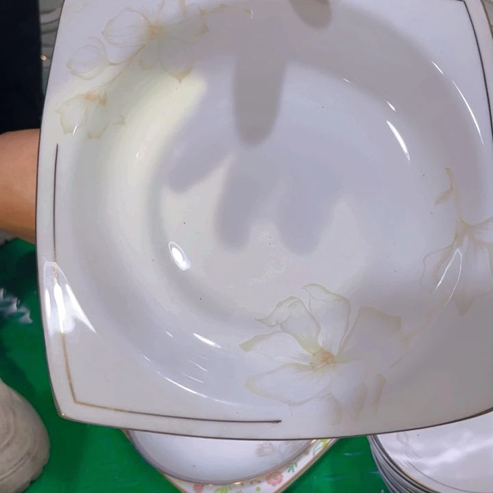 瓷片八寸方盘四个微瑕