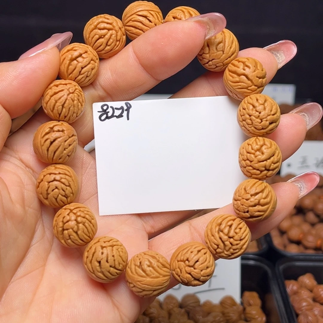 手串桃核绣球15左右成品