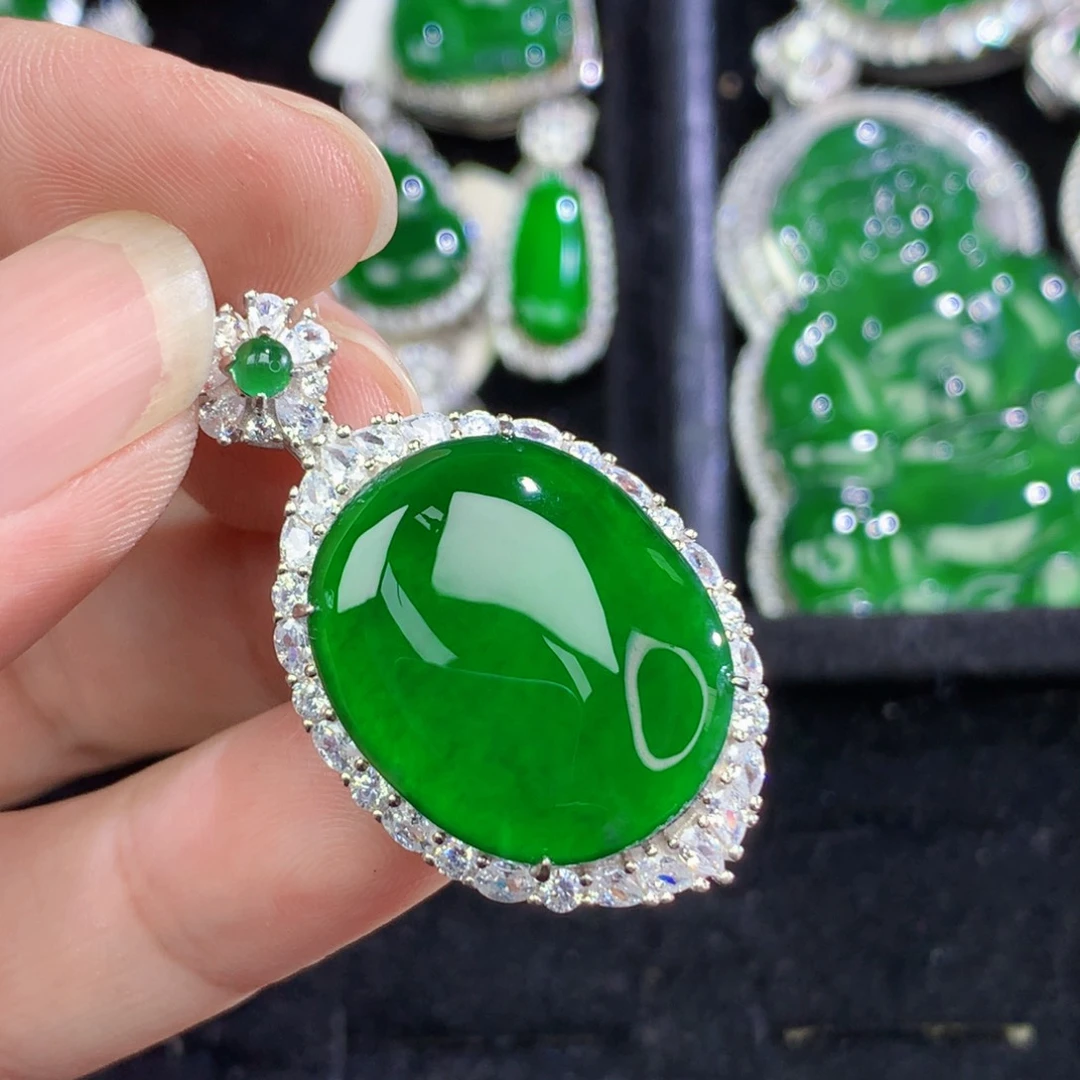 翡翠未镶嵌颈饰翡翠