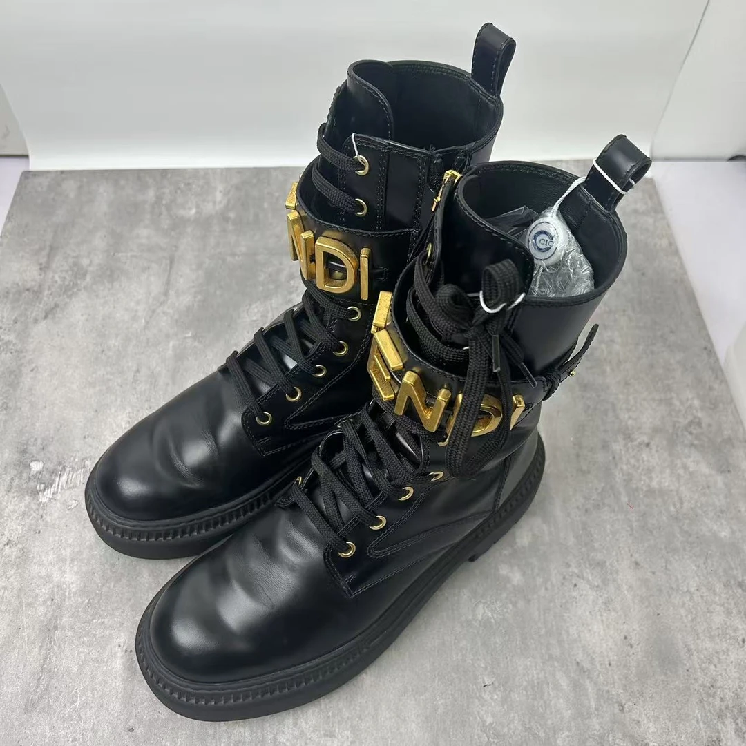 95新 FENDI/芬迪 39码/仔仔女鞋/黑色金logo女士系带时尚短靴1668