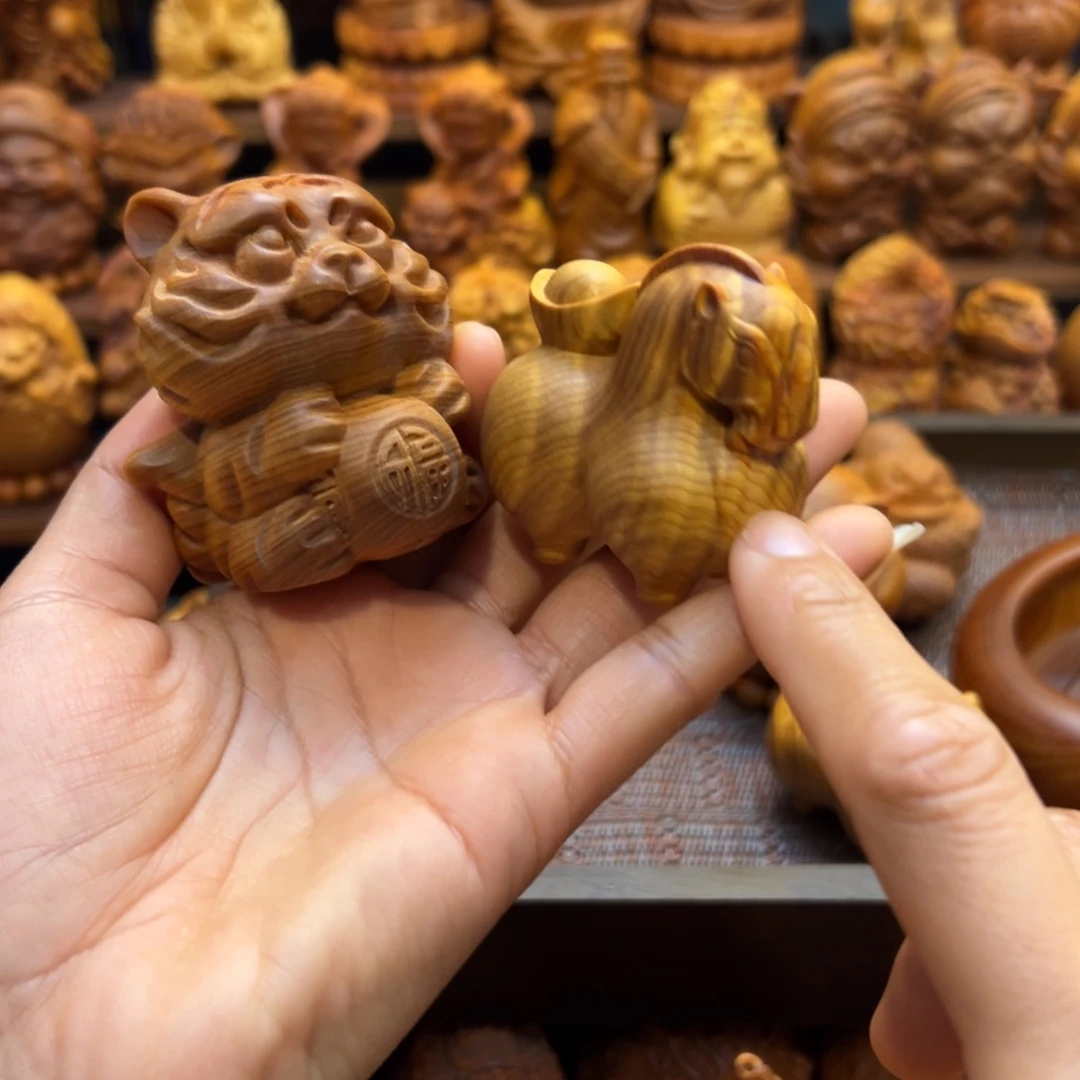 柏木（崖柏）淡*陈化料手把件