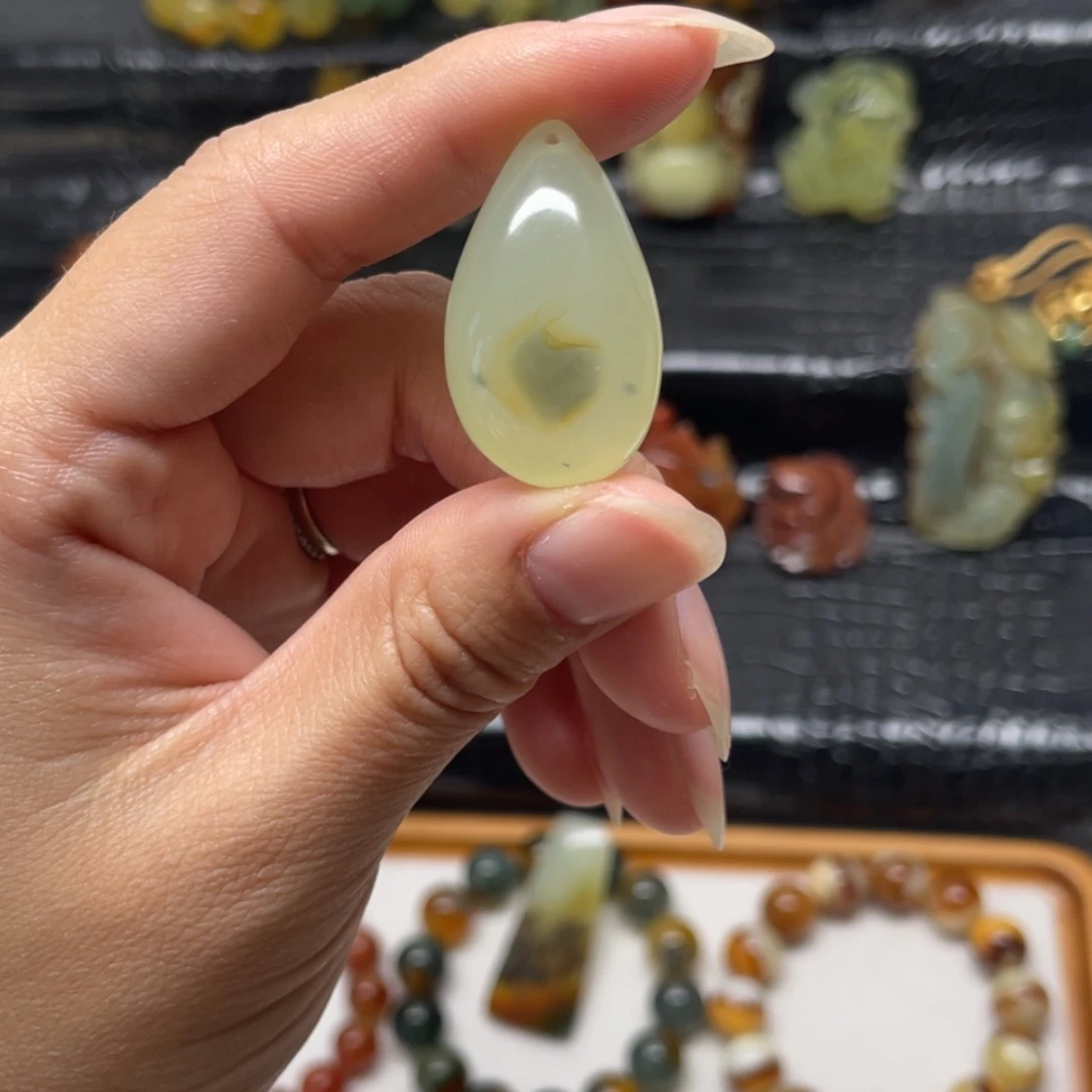 【闪购商品】未镶嵌蛇纹石玉颈饰