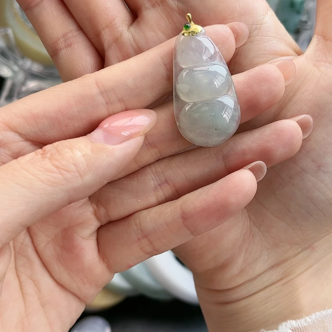 定制翡翠未镶嵌9****。