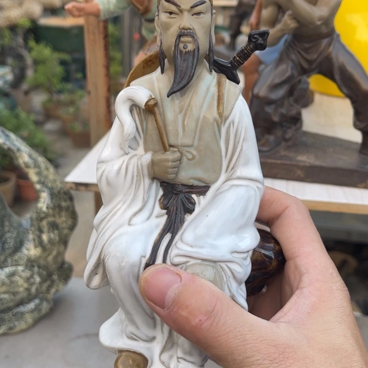 石湾公仔衬托盆景