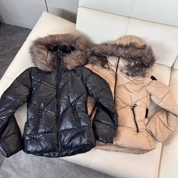 【Onlei 剩余订单】吊pai99美$，女士短款收腰毛领棉服（毛领可拆）