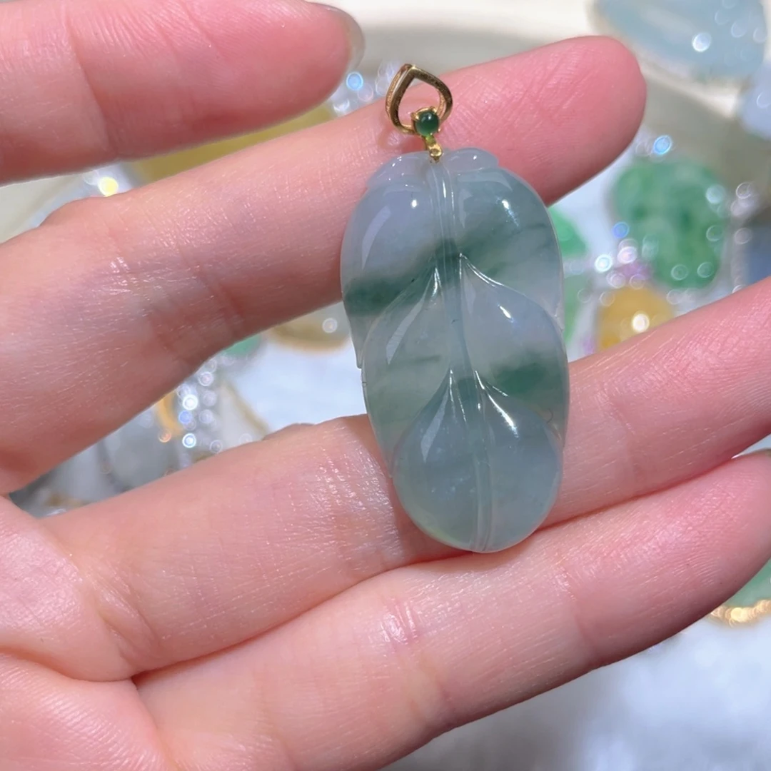 翡翠颈饰18K金镶嵌翡翠