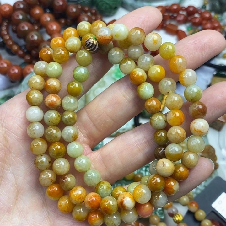 颈饰未镶嵌翡翠过**?