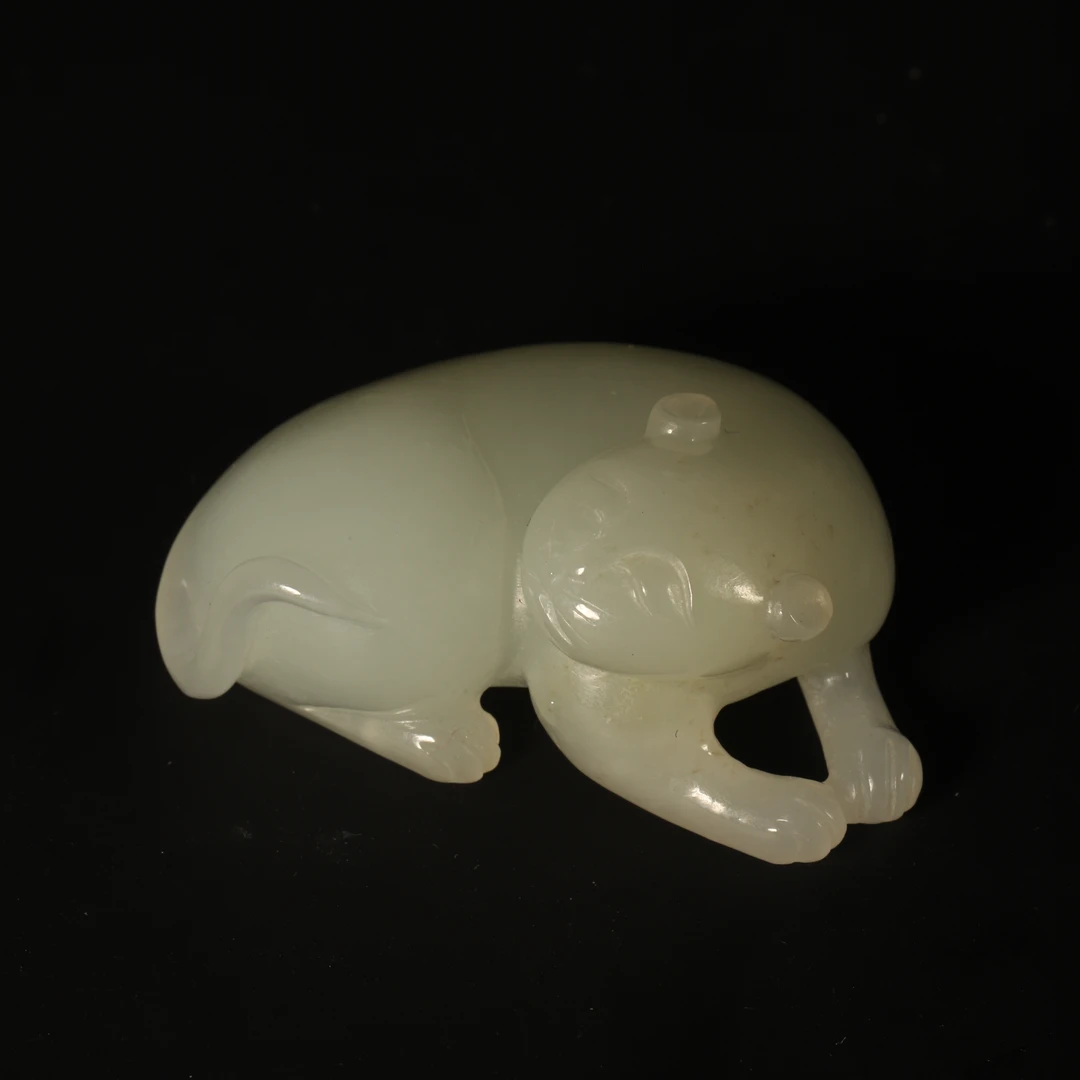 Lot41 清代和田白玉獾子