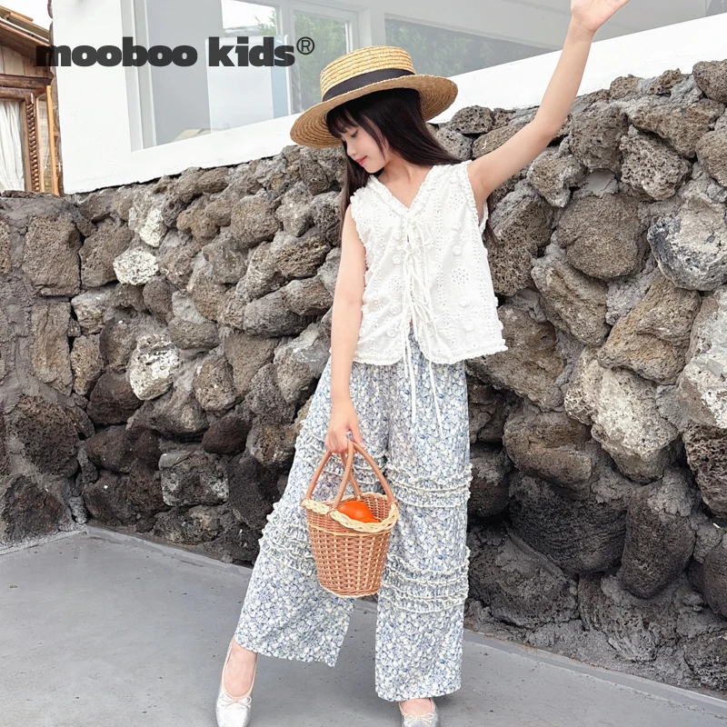 墨宝童装_夏日立体蕾丝绑带花边白背心+超薄蓝白碎花直筒防蚊裤