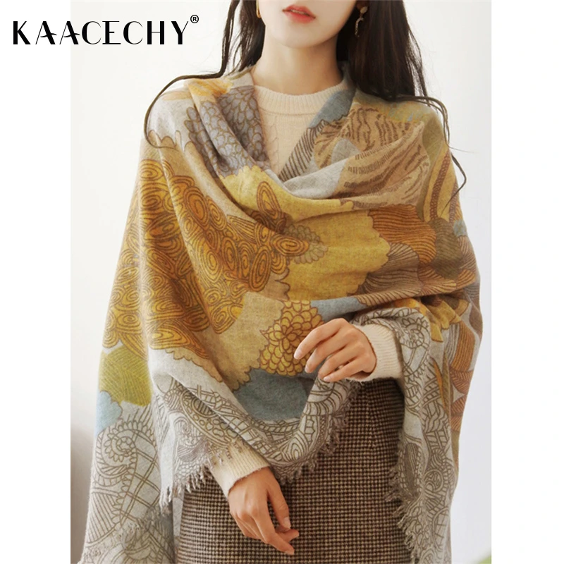 民族风高级感披肩女款爆款2025新款印花装饰羊毛多功能围巾两用