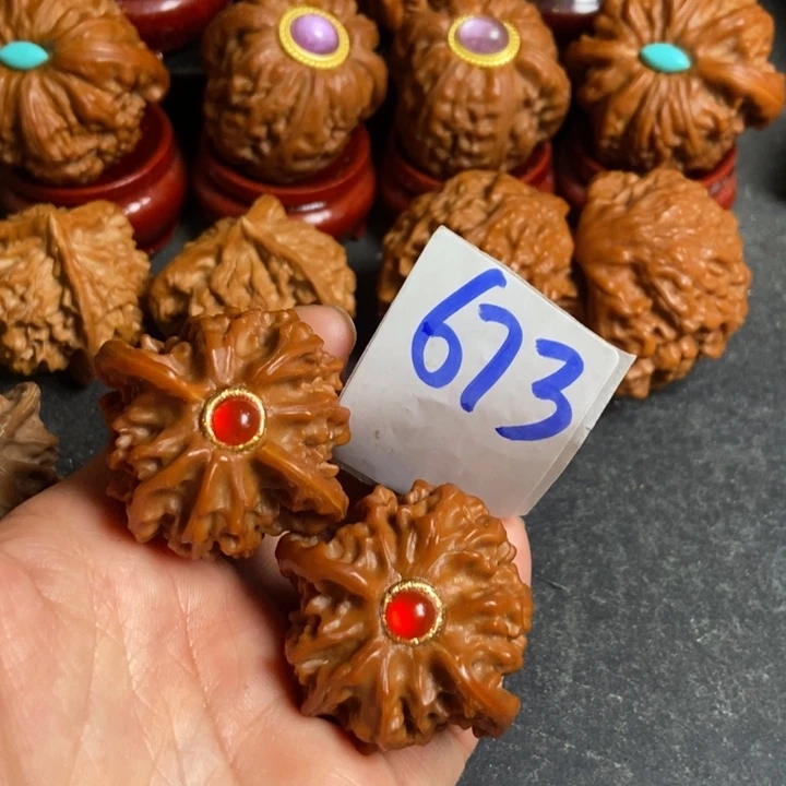 文玩核桃吊坠狮子673