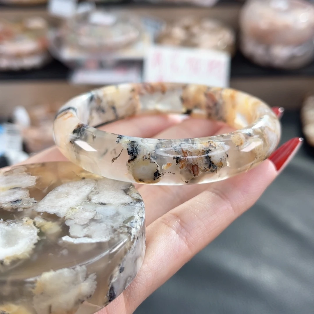 石英质玉未镶嵌手镯