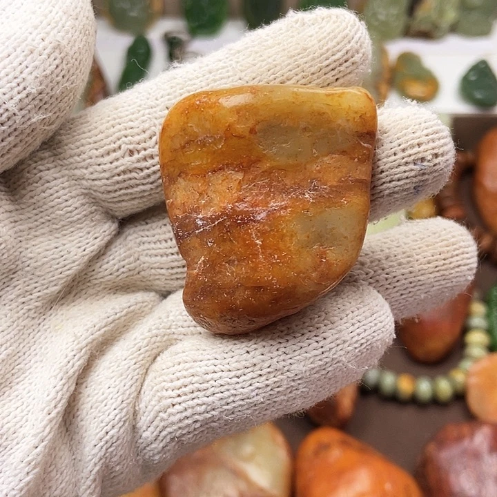 岫岩河磨玉（透闪石质玉）颈饰未镶嵌