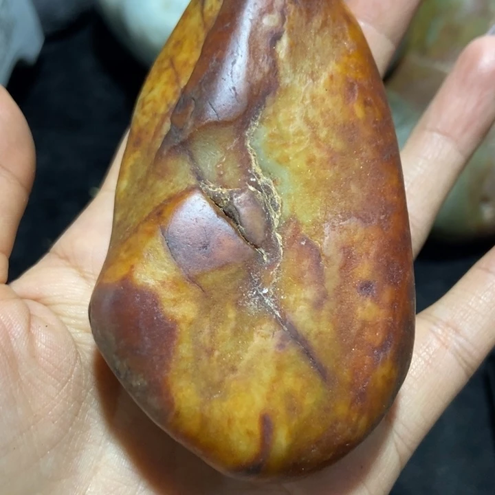 寒***隐未镶嵌和田玉（糖玉）挂件