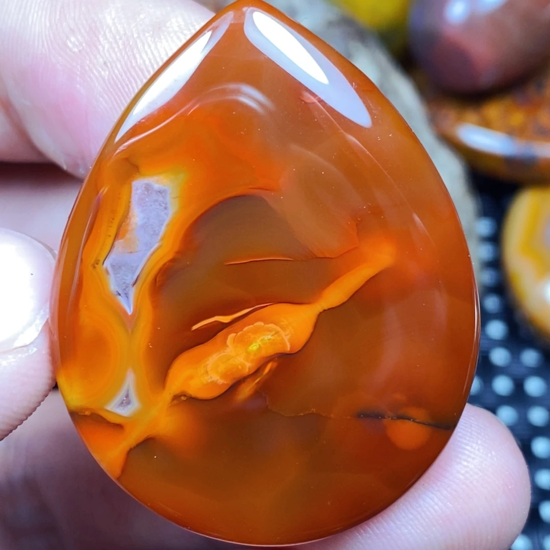 未镶嵌颈饰玛瑙/玉髓家***虎